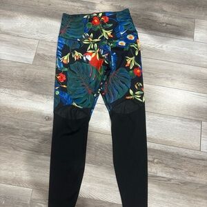 Nike Tropical Floral Black Leggings